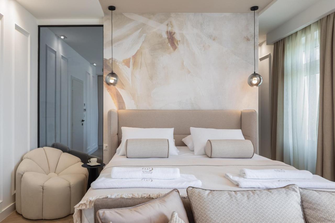 Luxury Le Prestige Few Minutes From Split's Iconic Waterfront Pensión *