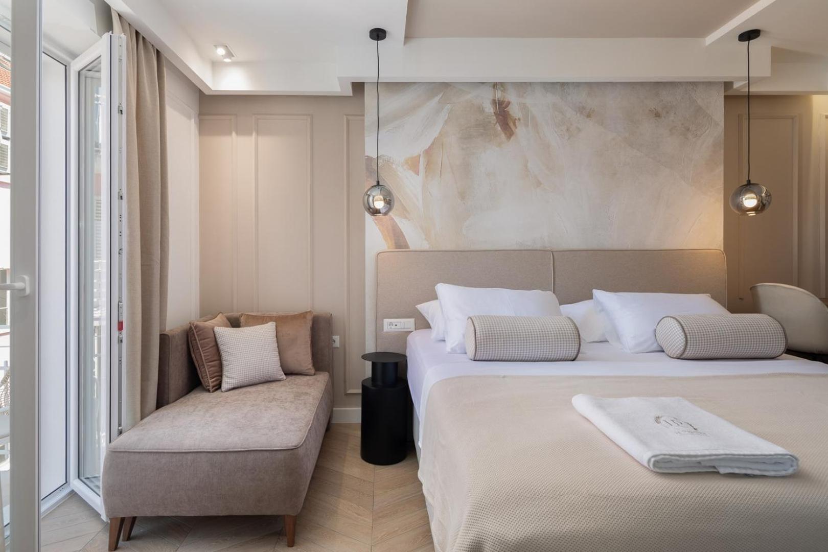 Luxury Le Prestige Few Minutes From Split's Iconic Waterfront *
