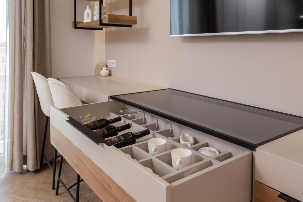 Luxury Le Prestige Few Minutes From Split's Iconic Waterfront Pensiune *