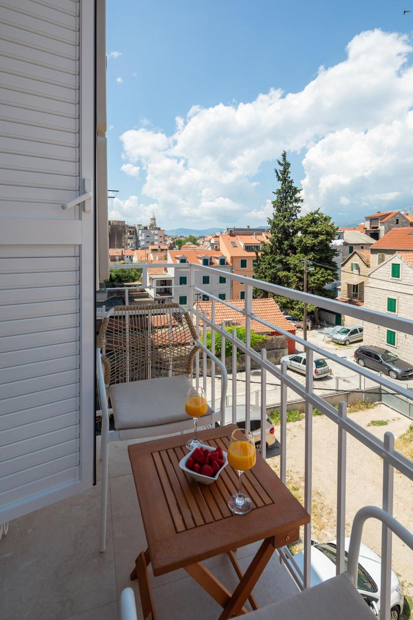 Luxury Le Prestige Few Minutes From Split's Iconic Waterfront Pensiune