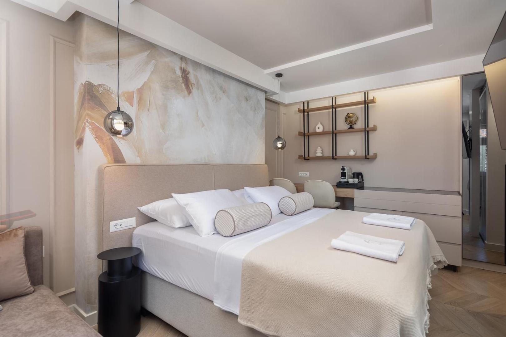 Luxury Le Prestige Few Minutes From Split's Iconic Waterfront Pensiune *