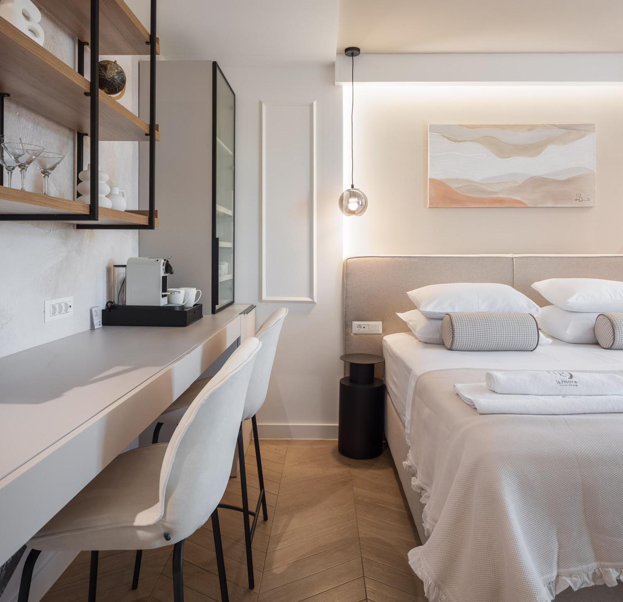Pensiune Luxury Le Prestige Few Minutes From Split's Iconic Waterfront